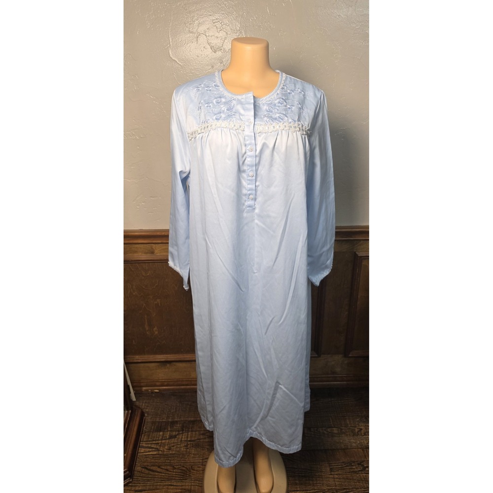 Charter Club Nightgown Medium Satin Feminine Cottagecore Peignoire Delicate Slee